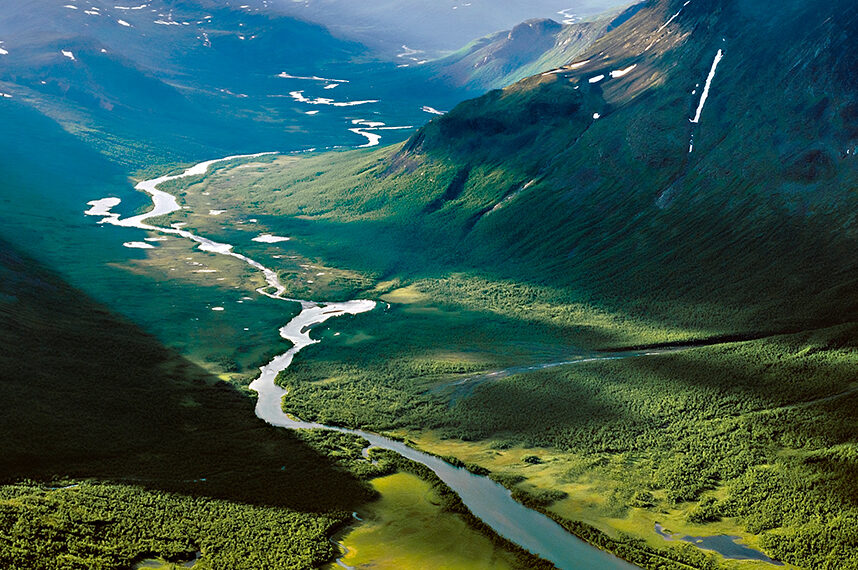 The greener the richer or the richer the greener